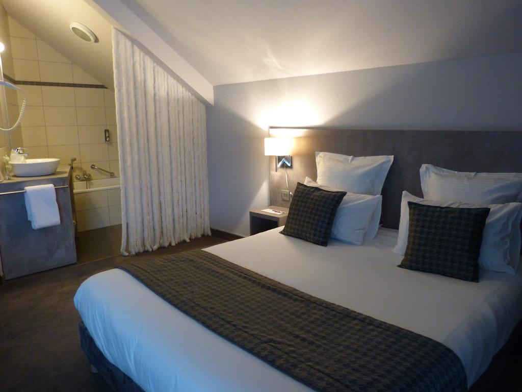 Hotel Saint Daniel Péruwelz Kültér fotó