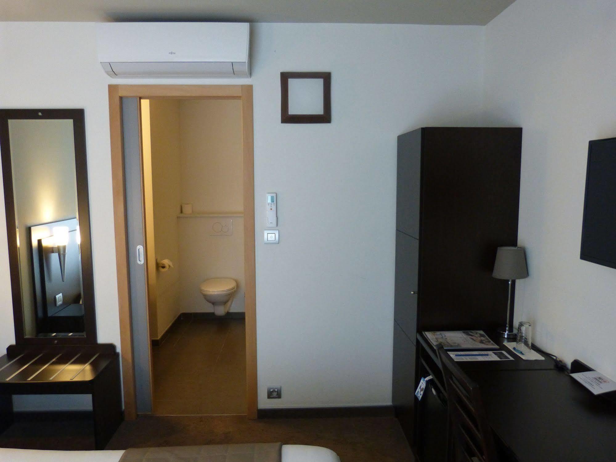 Hotel Saint Daniel Péruwelz Kültér fotó