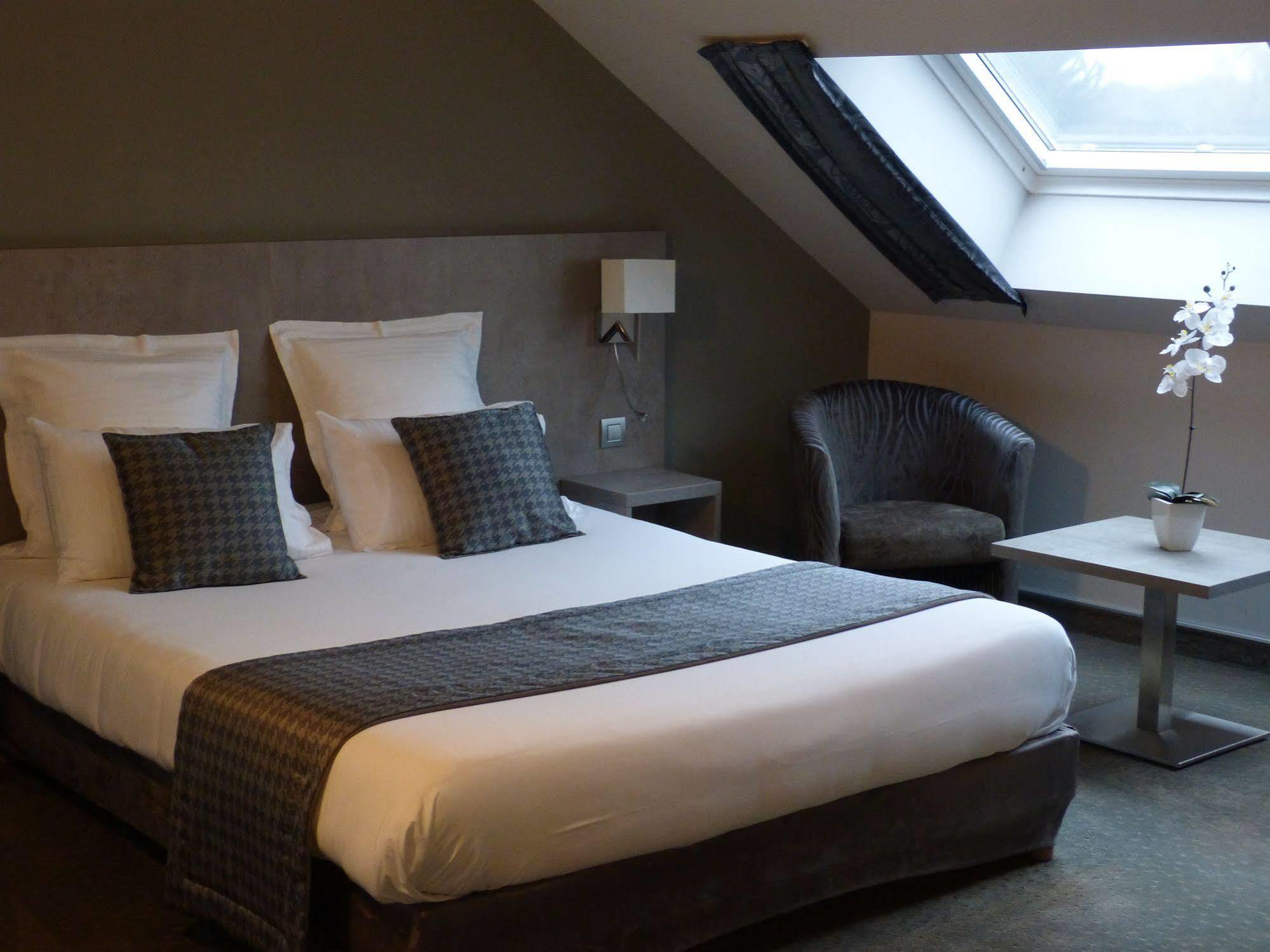 Hotel Saint Daniel Péruwelz Kültér fotó